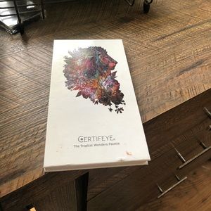 Certifieye cosmetics Tropic Wonders palette
